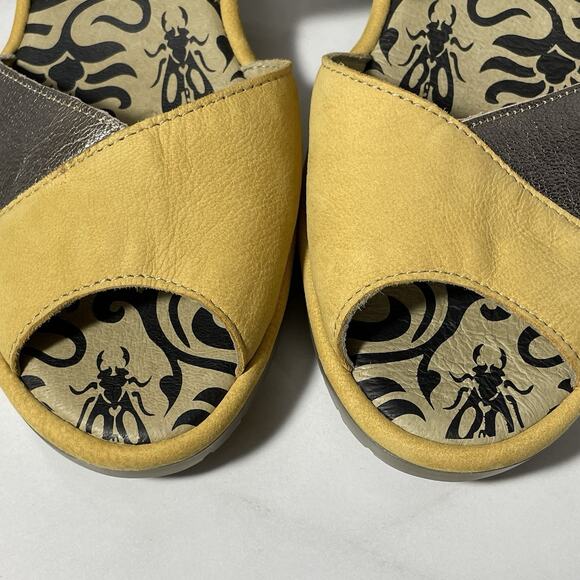 Fly London CRISSCROSS Peeptoe Sandal Size 10/41 Bumblebee Bronze Block Heel NEW - Picture 7 of 13